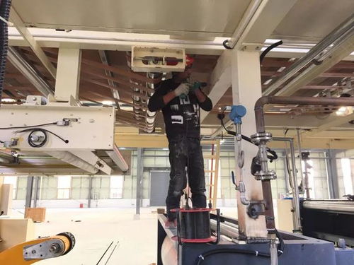 安裝完成后的配置 紙板生產線基本安裝完成,動力系統(tǒng)完成后即將試產